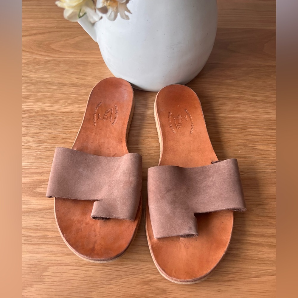 Hand Made Leather Flat Sandal in size 9. Suede Taupe color